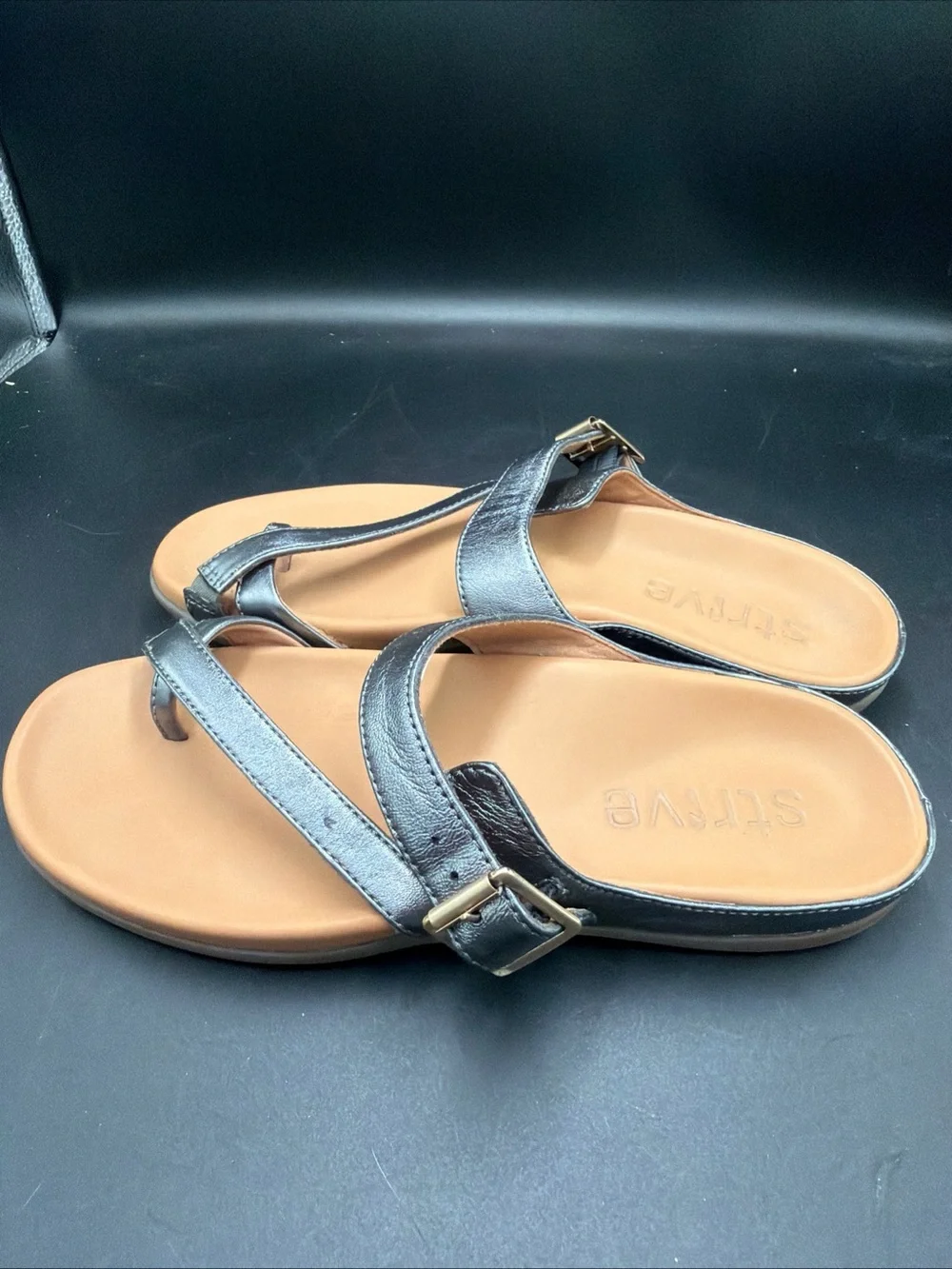 Strive Women's Silver Nusa 2 Sandal Size 7.5/8
